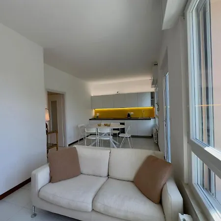 For 5 People With Garden And Private Parking Apartamento