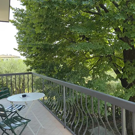 For 5 People With Garden And Private Parking Bardolino